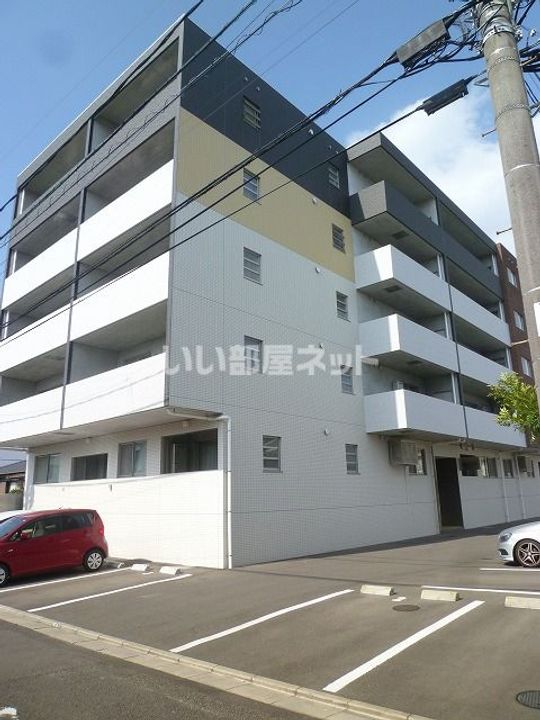 アルテマイスター堀川の外観