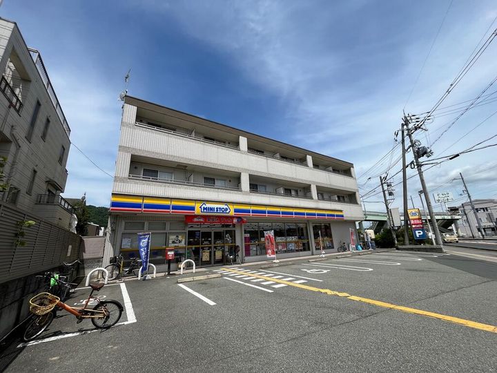 マンション小瀬の外観