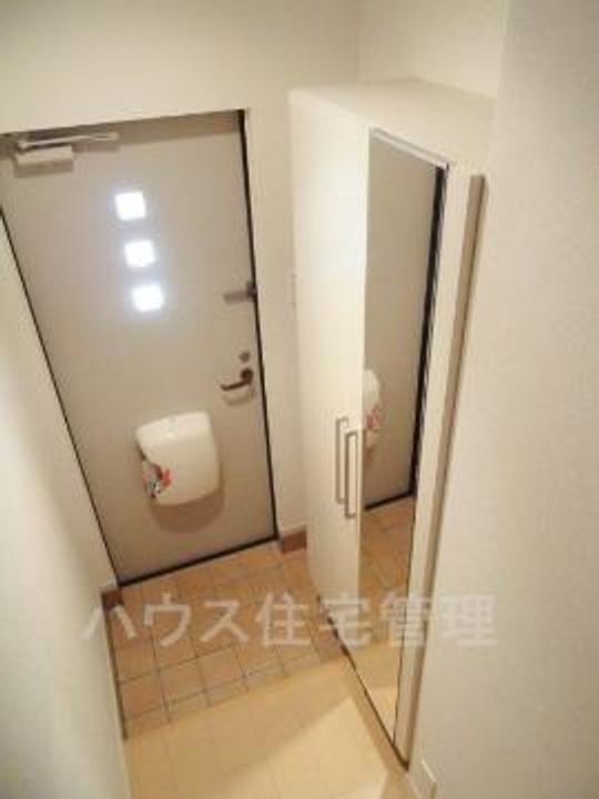 大阪府高槻市永楽町(アパート)の賃貸物件の玄関