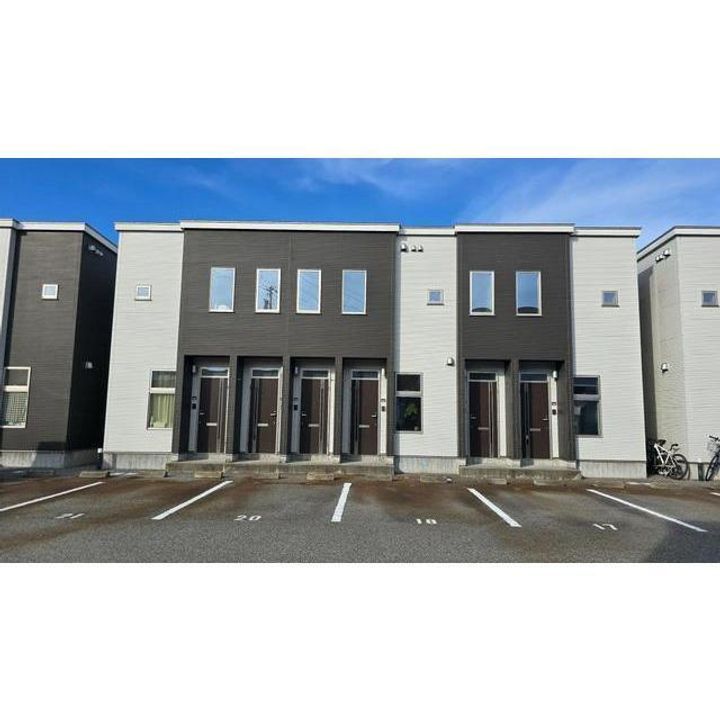 Chats NoirsIIの外観