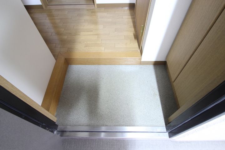 キャッスル大手町の玄関