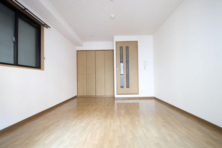 キャッスル大手町の居間