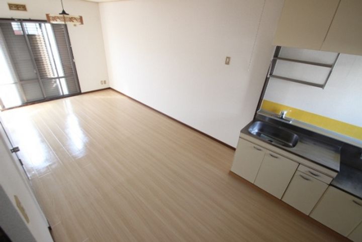 ハイツ筒尾 Aの居間