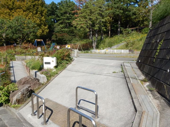 コーポ杉山A棟の周辺