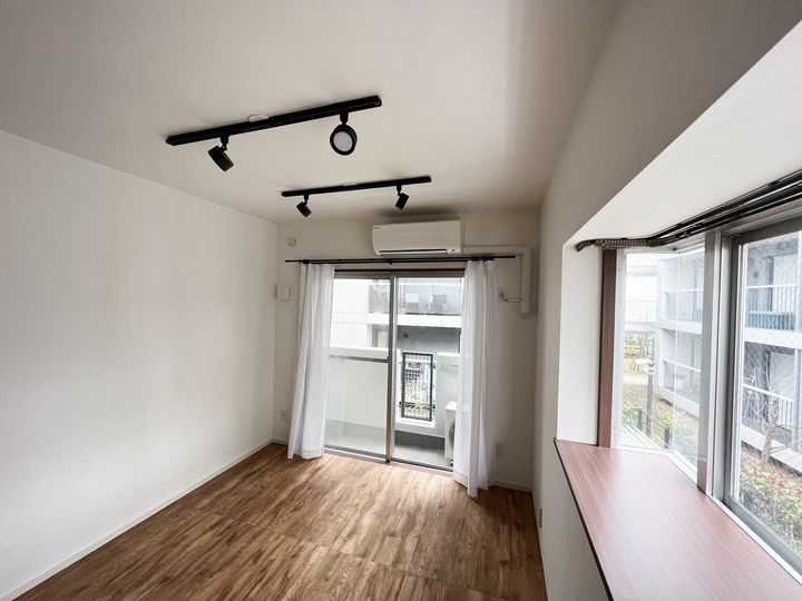 スターハイツ八幡山の居間