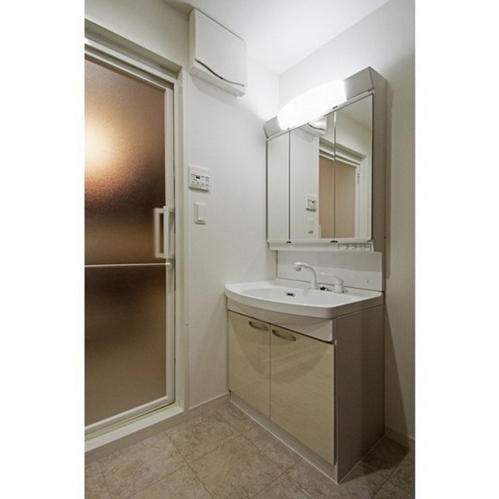 グランシャリオ空港東の内装