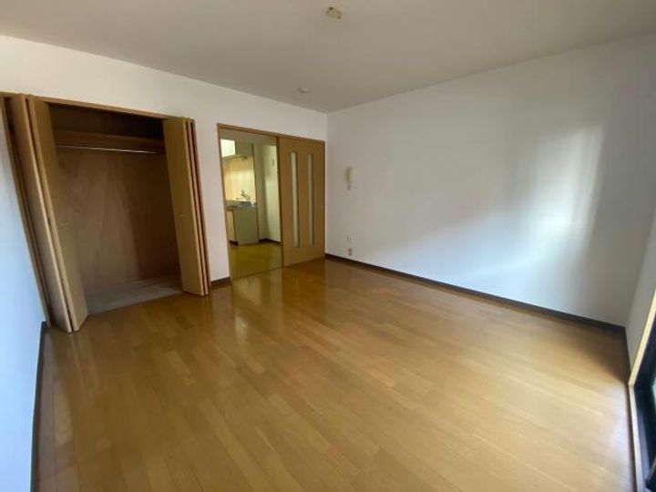 静岡県駿東郡長泉町下土狩(マンション)の賃貸物件の居間