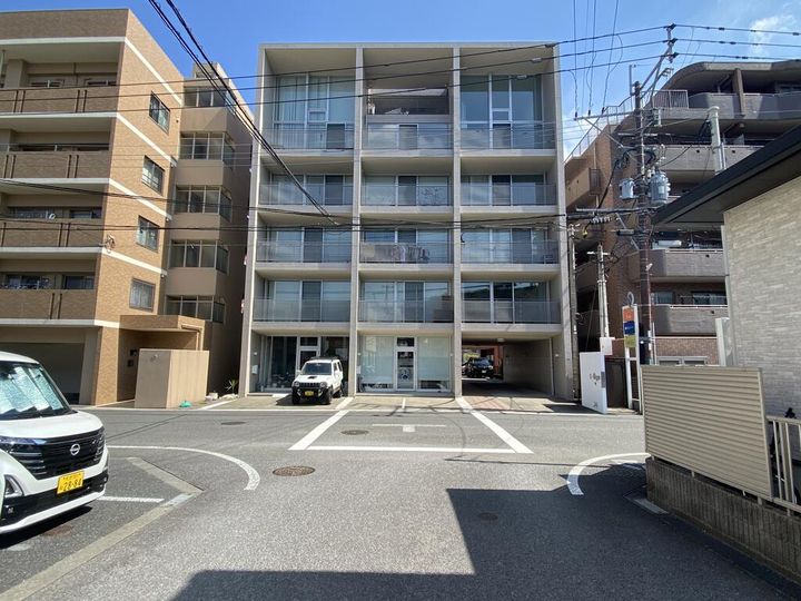 I-ageの外観