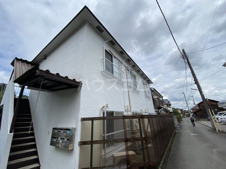 ハイツイシカワの外観