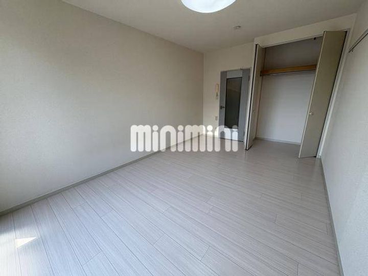 マルベリーフィルド Bの居間