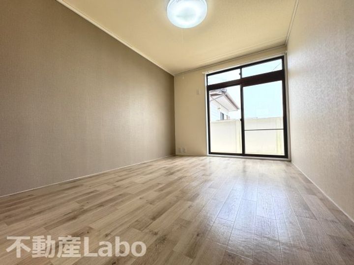 徳島県板野郡松茂町広島字四番越(アパート)の賃貸物件の居間