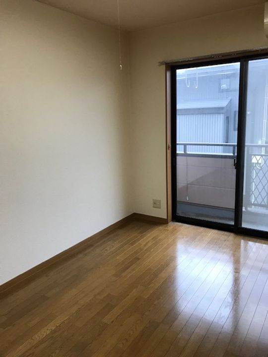 ハイツセレニテの居間