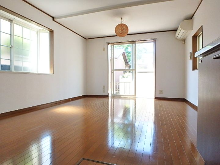 神奈川県横浜市鶴見区東寺尾5(一戸建)の賃貸物件の居間
