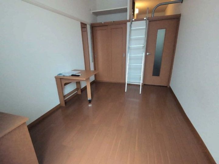 レオパレスフォンターナの居間