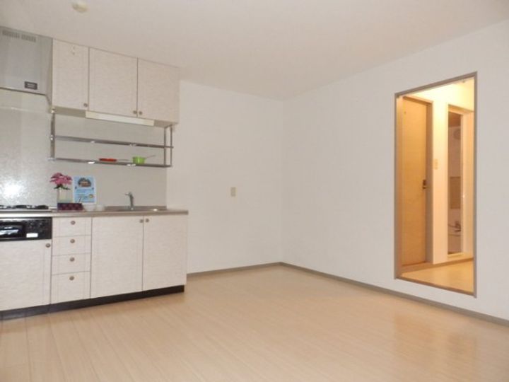 ヴィラ西福原 A棟の居間