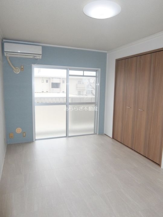 静岡県浜松市中央区安松町(マンション)の賃貸物件の居間