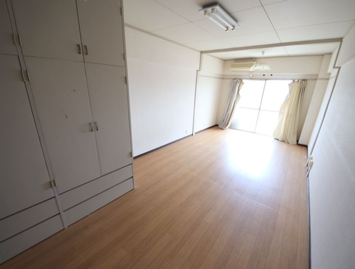 ガーデンハイツ高川の居間