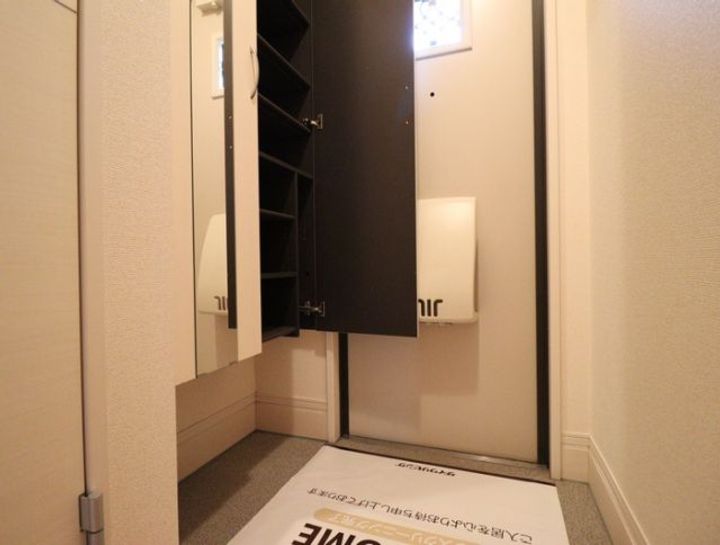 新潟県長岡市寿2(アパート)の賃貸物件の玄関
