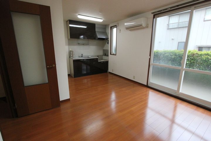 ヴィラ ニッシンの居間