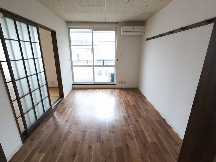 コアロードの居間
