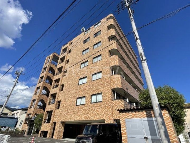 レジデンスカープ甲府の外観