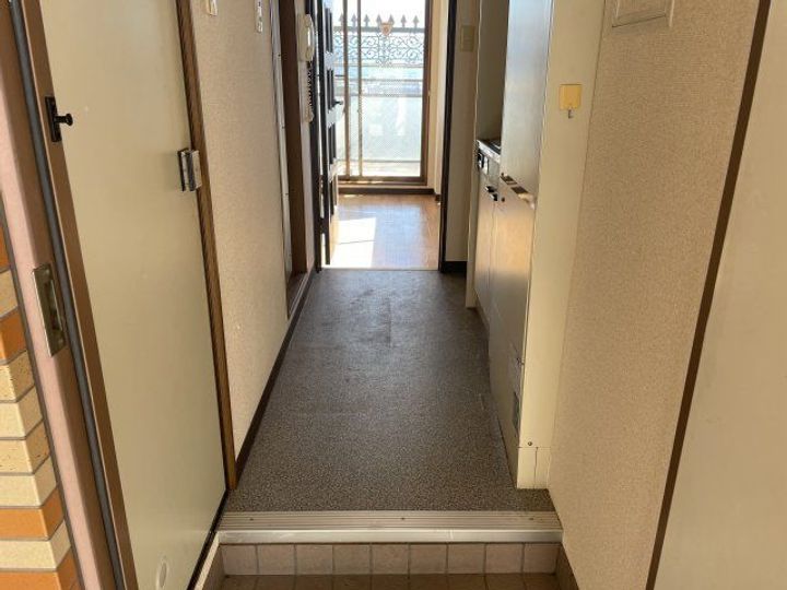 レジデンスカープ甲府の玄関