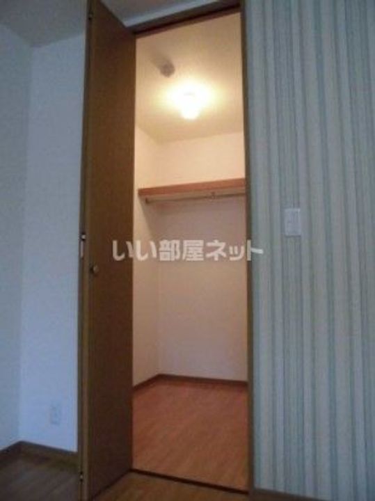 アイユーの内装