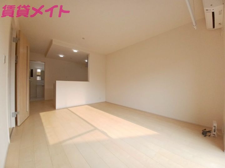 三重県鈴鹿市下箕田2(一戸建)の賃貸物件の居間