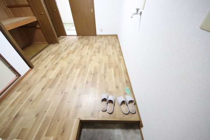 兵庫県尼崎市西立花町4(マンション)の賃貸物件の玄関