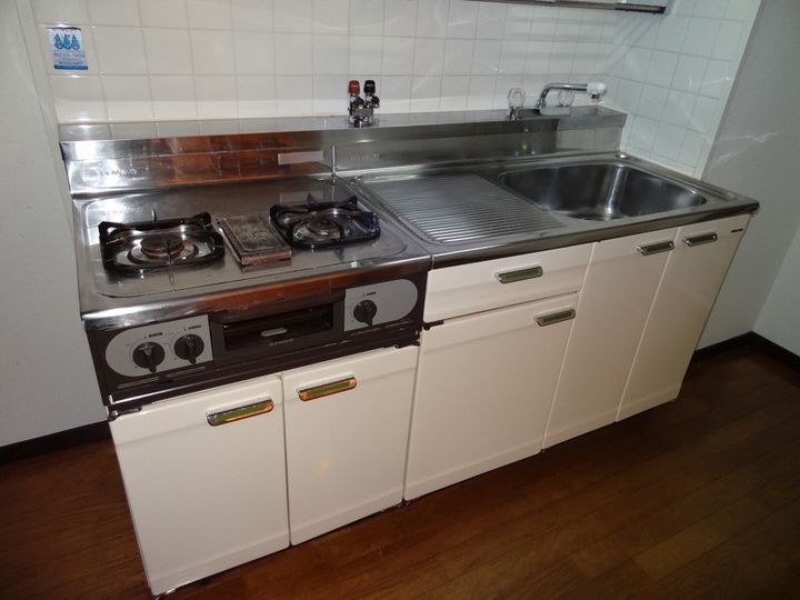 大阪府豊中市西泉丘2(マンション)の賃貸物件のキッチン