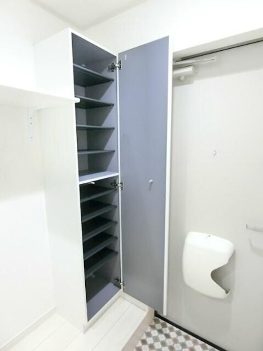 ハーミットクラブハウス東急日吉の玄関