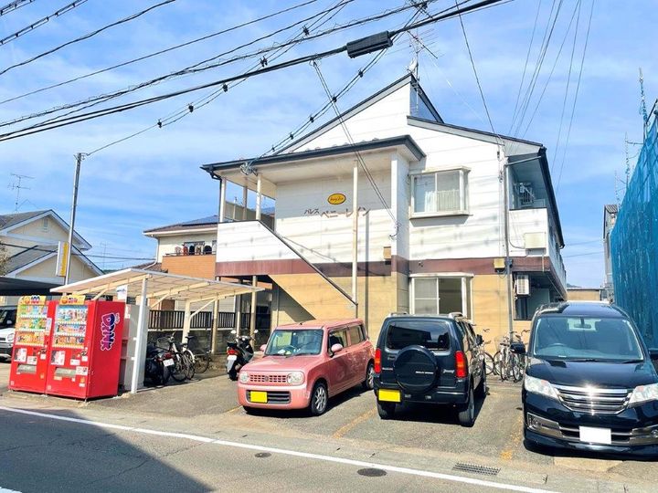 パレスペニーレインの外観