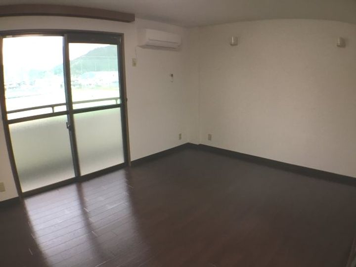 第一柏原マンションの居間