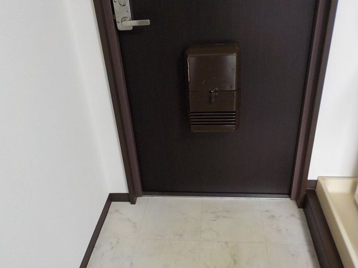 第一柏原マンションの玄関