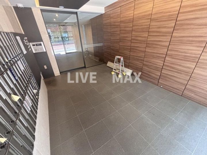 クレジデンス神谷町の地図