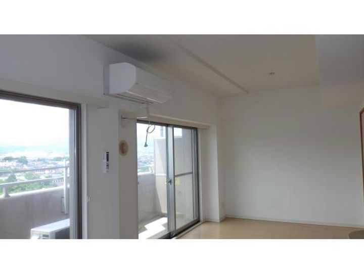 サンデュエル新横町の居間