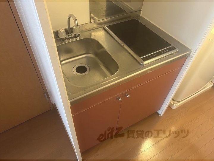 レオパレスK&K1のキッチン