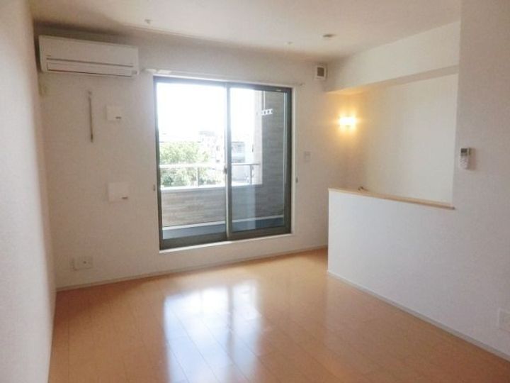 サンヴェール茂原Dの居間