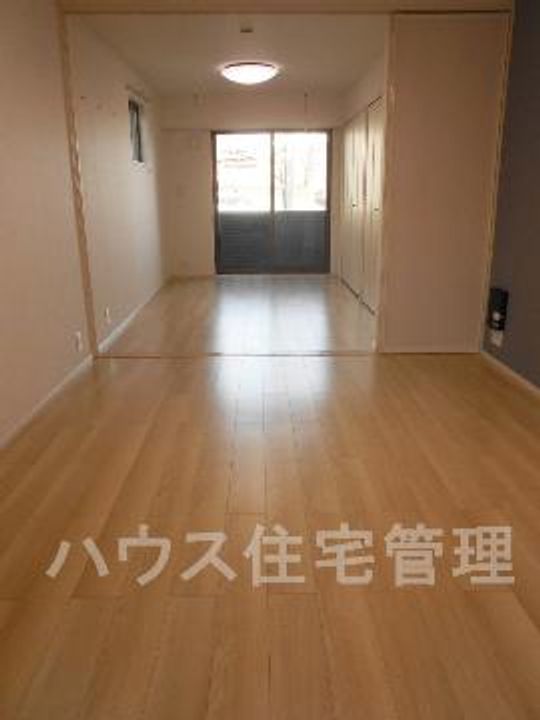 大阪府茨木市上泉町(アパート)の賃貸物件の居間