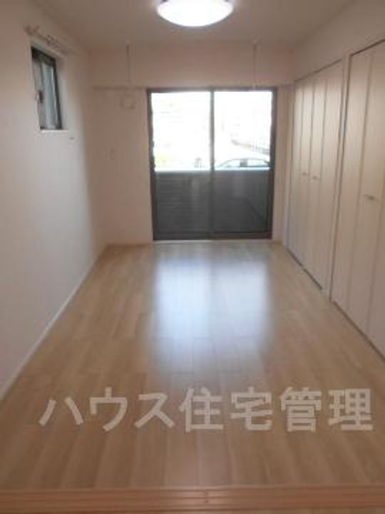 大阪府茨木市上泉町(アパート)の賃貸物件の居間