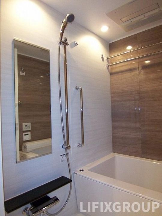 イニシアイオ西麻布の風呂