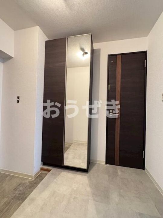 ノトスビルの玄関