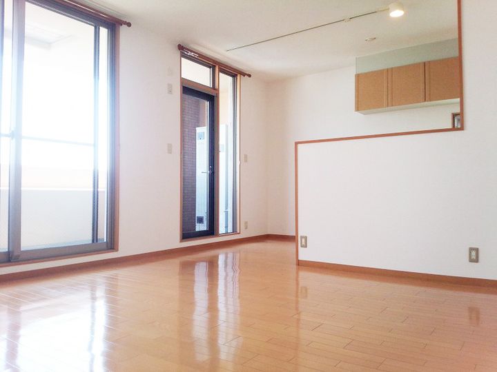 兵庫県西宮市上甲子園1(マンション)の賃貸物件の居間