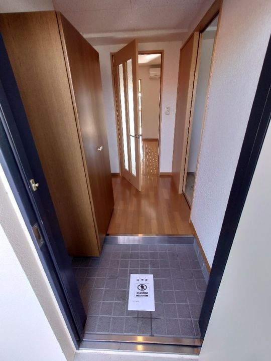 プレジールメゾンの玄関