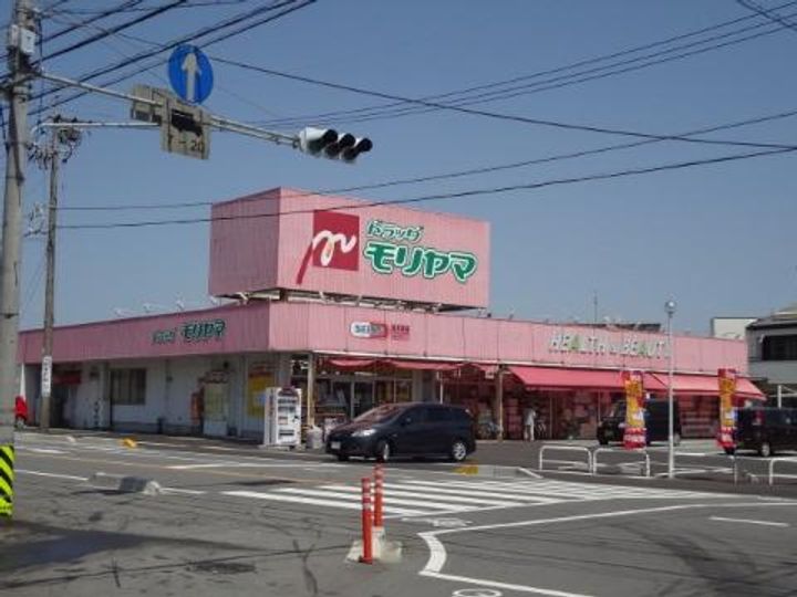 ボンヌ・シャンスの周辺