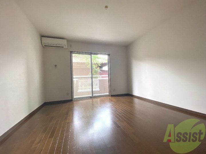 アトレー成田町の居間