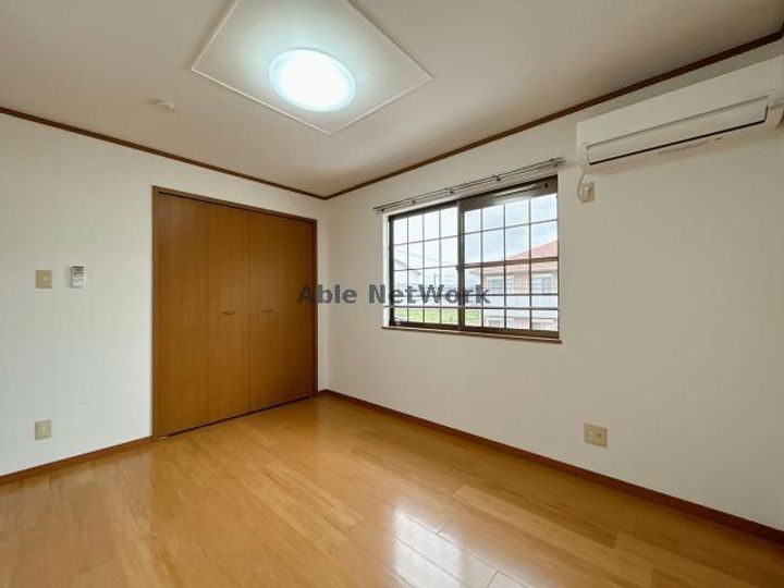 オルテンシア・ハルディンA・Bの居間