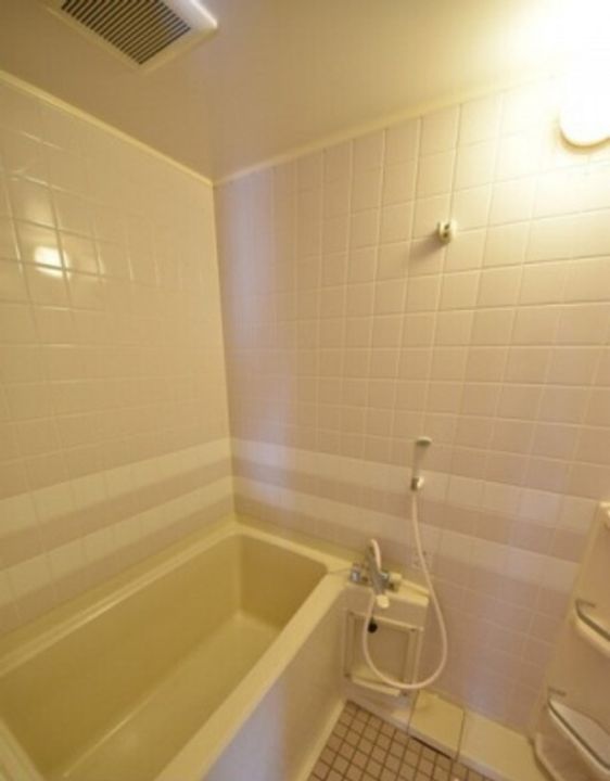 メゾンOGO A棟の風呂