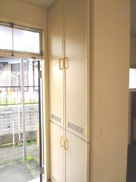 ハイネス久保田の玄関