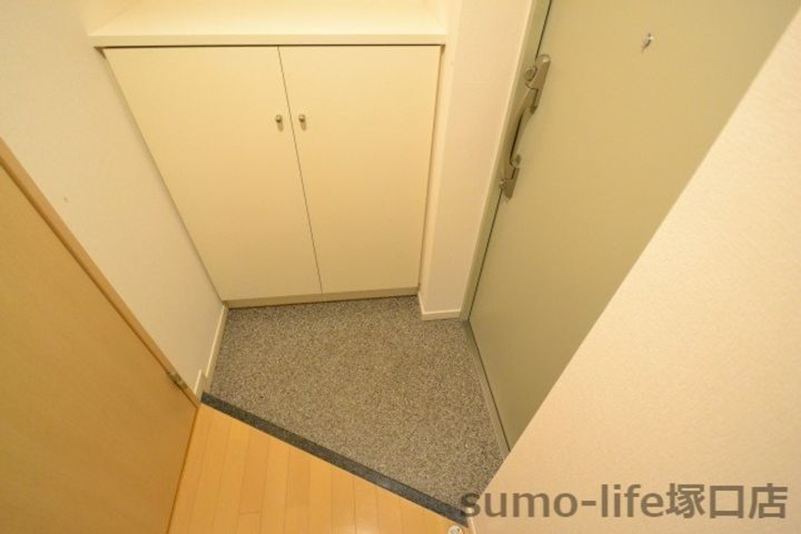 Baron Garden武庫之荘の玄関